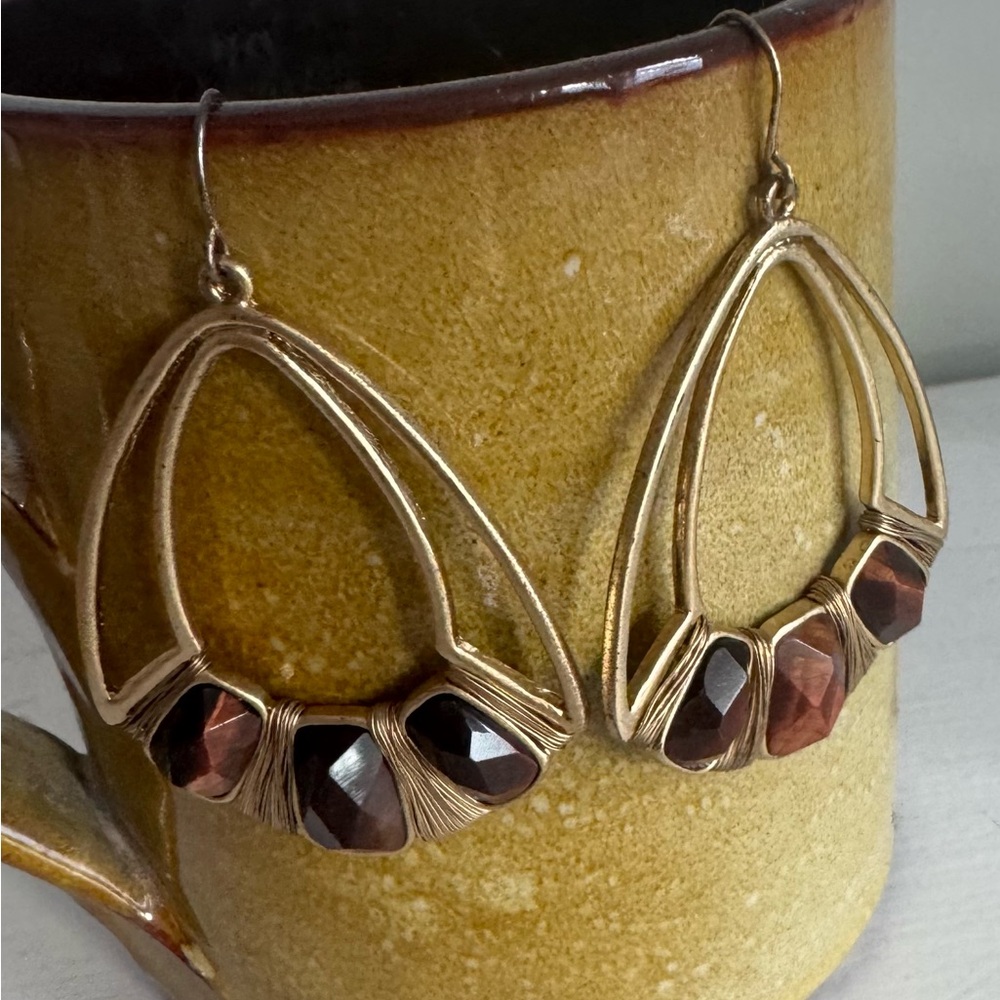 Kenneth Cole Elegant Gold and Brown dangle sparkly earrings geometric shape